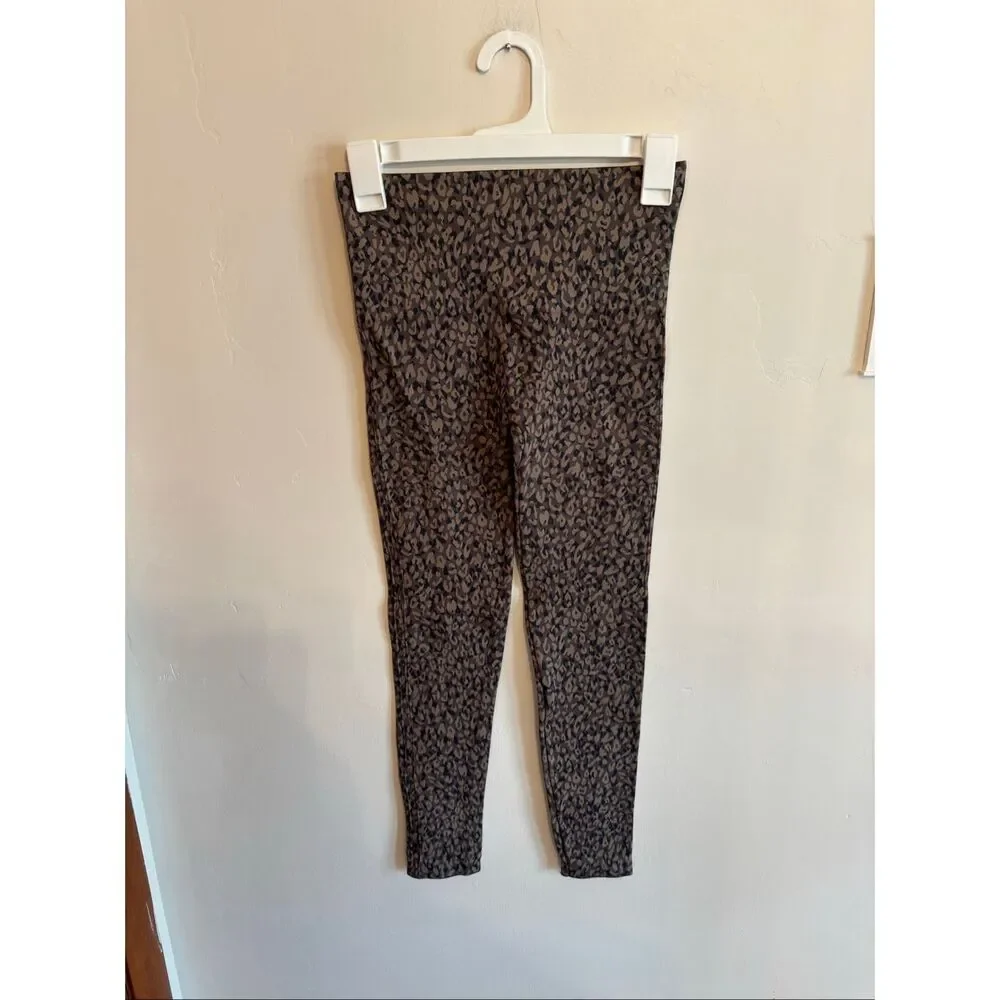 Spanx Look At Me Now Seamless Leggings Size S Mini Leopard Print Full Length